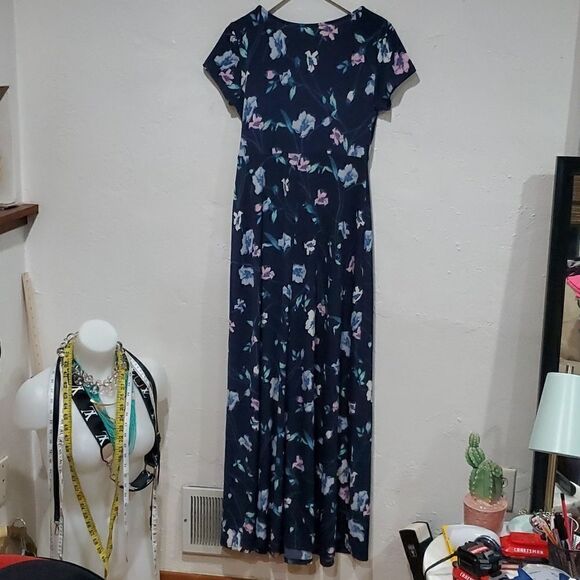 Kaileigh Maternity Dress Maxi Length in Floral Print Size S - Picture 3 of 7